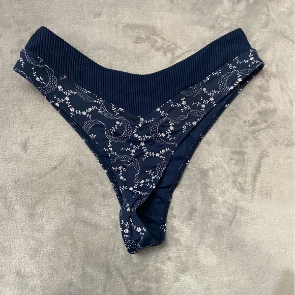 New! Frankie’s Bikinis Bellamy Ribbed Bikini Bottom 10720 - Picture 8 of 13